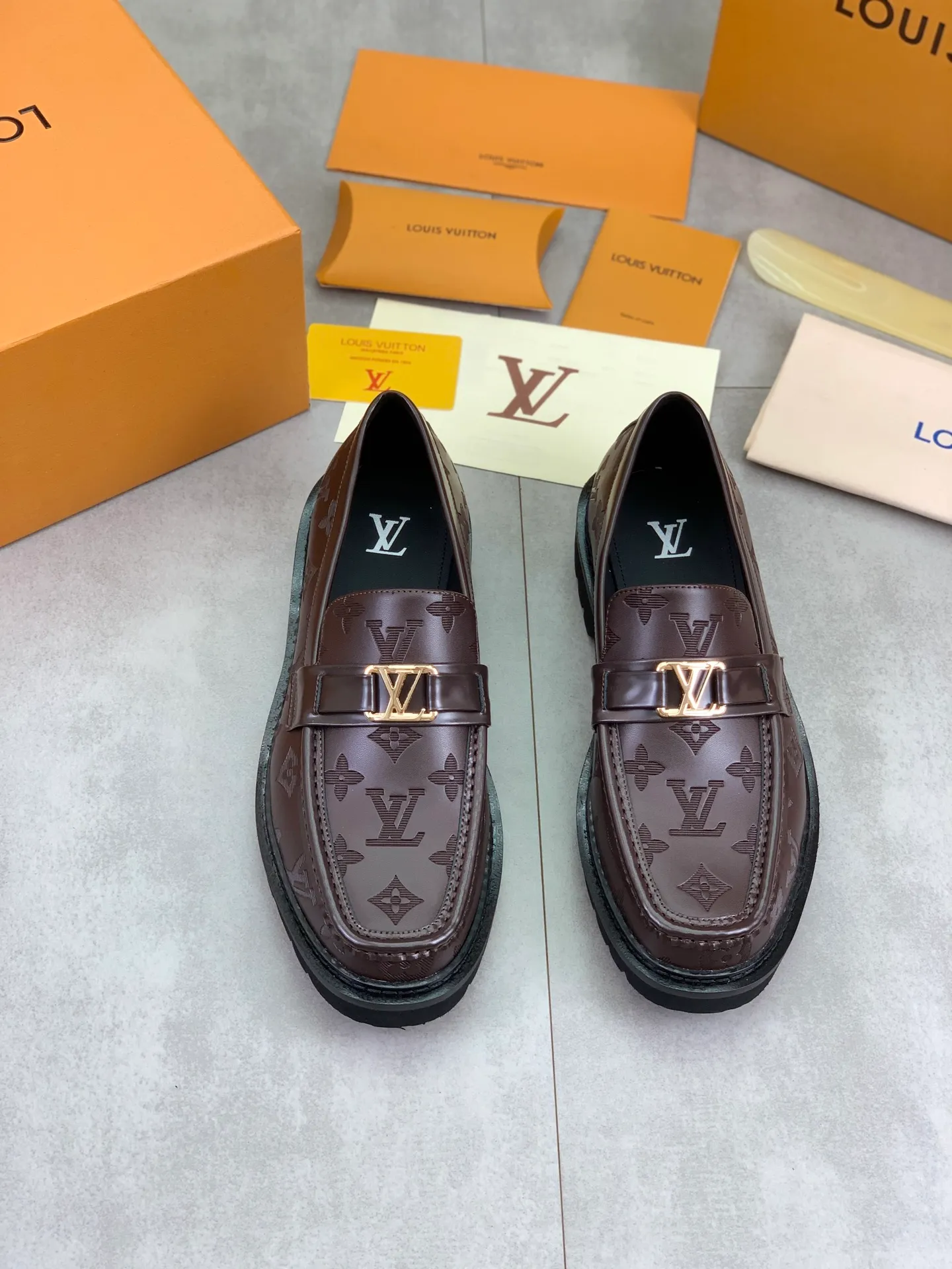Factory price P820 💎💎💎LOUIS VUITTON [Louis Vuitton] - LV men's business casual leather shoes, luxurious and noble 👞All imported original cowhide, just to create a more comfortable wearing experience, upper: original high-end calfskin ➕Imported soft cowhide lining, original lightweight foam outsole ✔️ Color: 6️⃣colors available Size: 39-44 (38.45 46 can be customized (non-returnable)